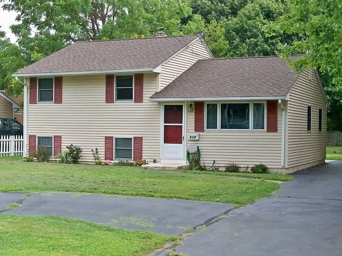 838 E Center St — Photo 2
