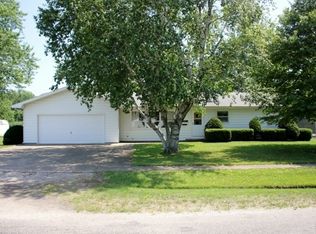 322 E Beech St, Piper City, IL 60959