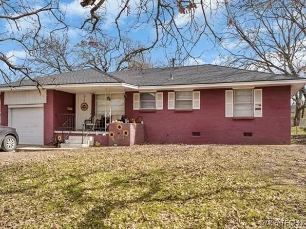 68 Jon St, Healdton, OK 73438