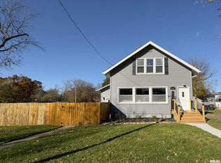 2705 25th Ave, Rock Island, IL