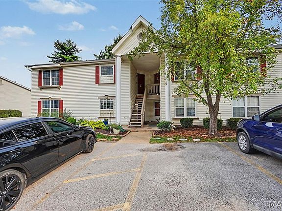 2nd image of 745 Sugar Glen Dr #5