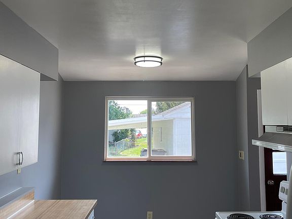 3rd image of 2979 Voeller Cir