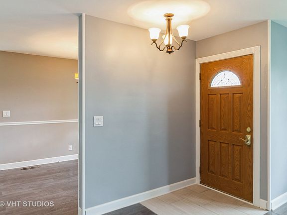 2nd image of 323 Somerset Dr