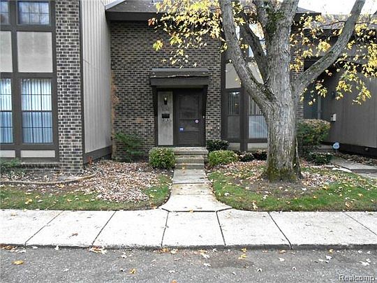 1st image of 25273 Greenbrooke Dr #1
