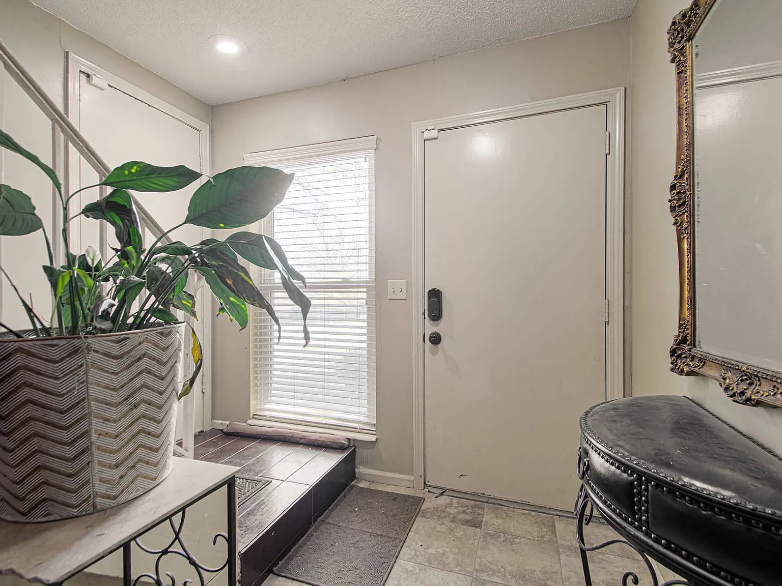 2 bed, 1.5 bath, 993 sqft, $1,700 — Photo 3
