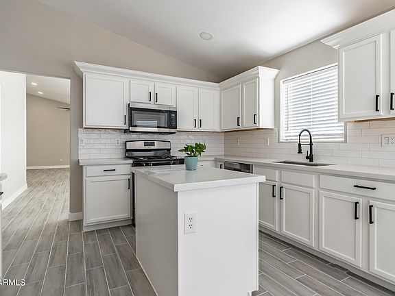 5th image of 13158 W CYPRESS Street