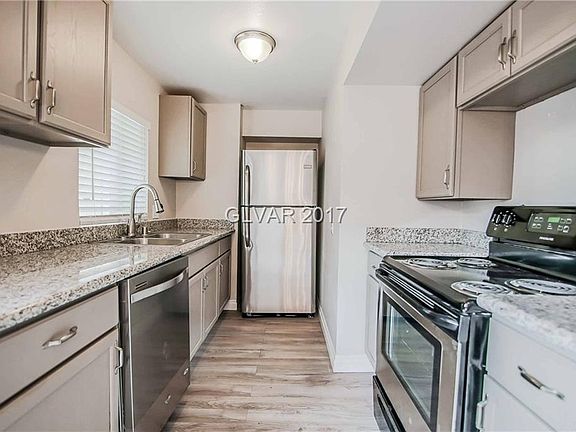 4th image of 4924 Larkspur St
