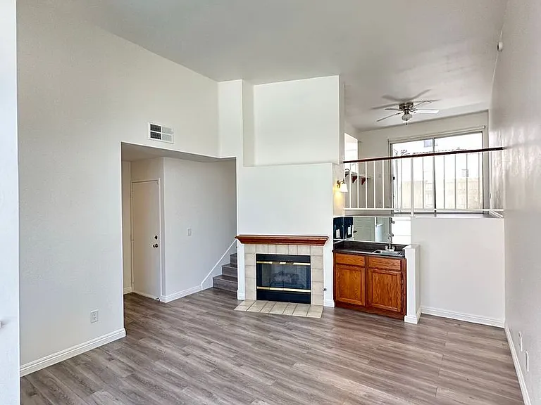 5455 Sylmar Ave #402 — Photo 3