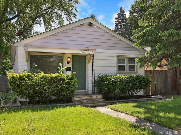 301 S Lewis Ave, Waukegan, IL 60085