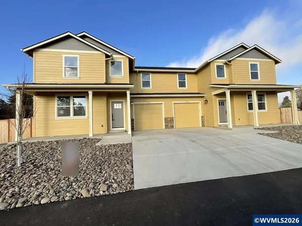 196 & 198 SE Lacreole Dr, Dallas, OR 97338