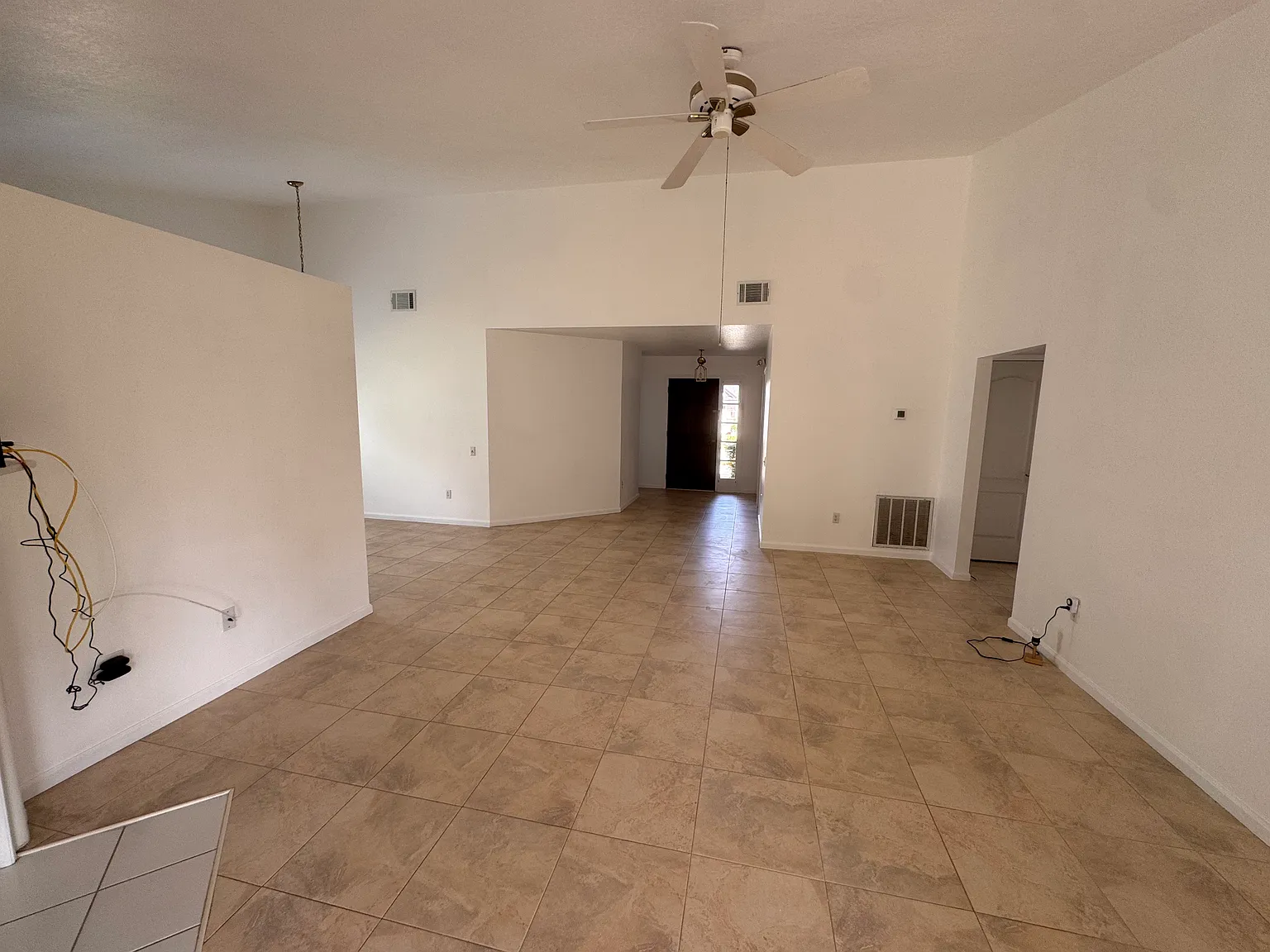 3 bed, 1494 sqft, $2,300 — Photo 3