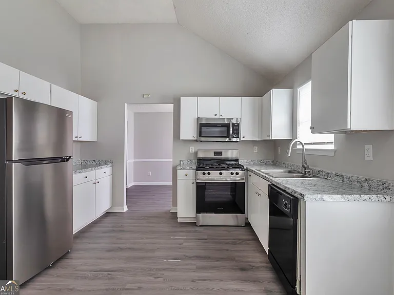 10744 Misty Meadows Ct — Photo 7