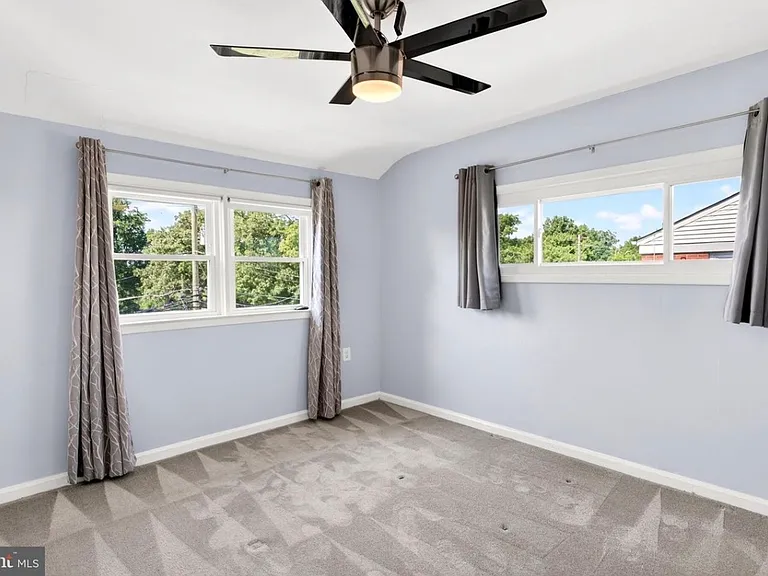 2225 Ellen Ave — Photo 17