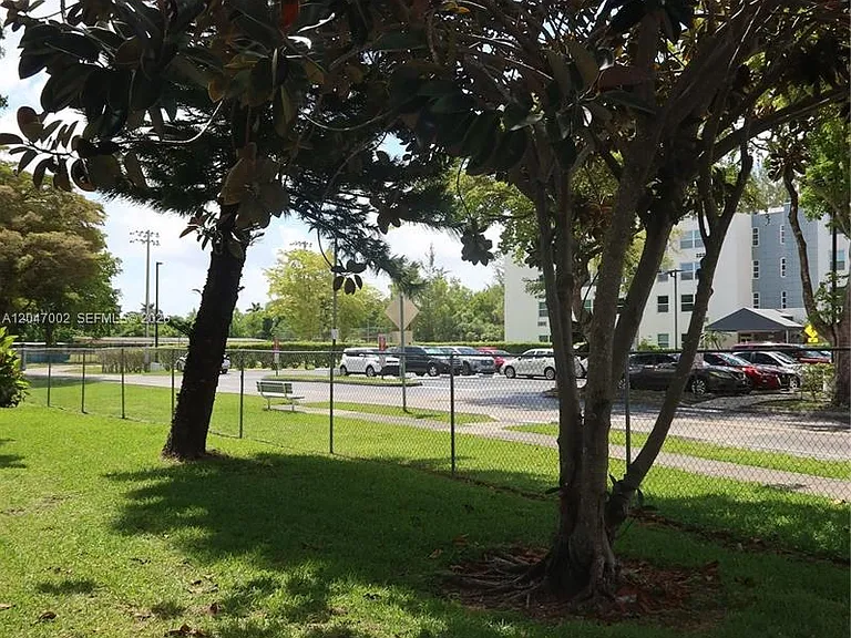 10835 SW 112th Ave #113 — Photo 33