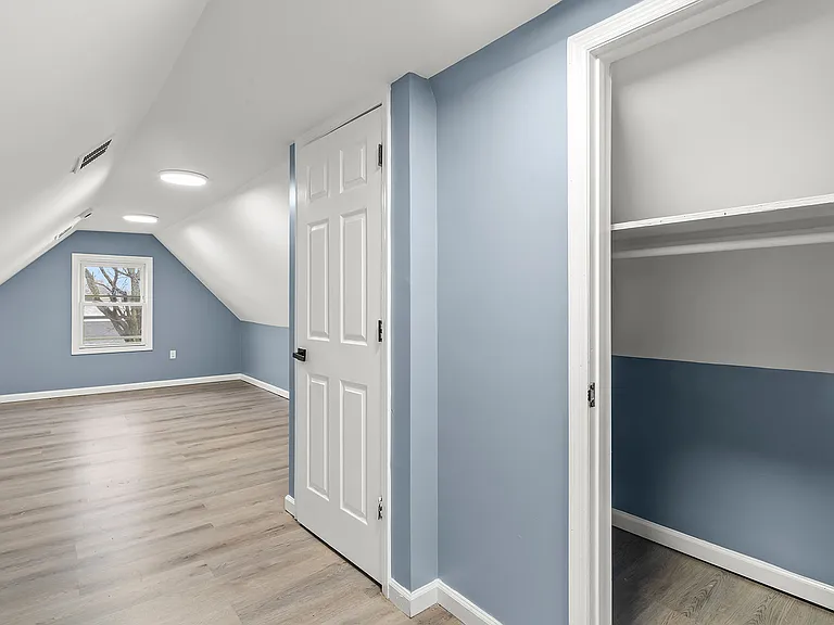 275 Clinton Pl — Photo 11