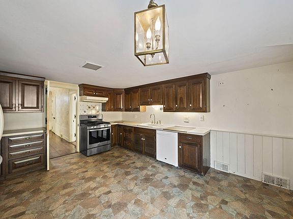 5th image of 18 Winfield Lane