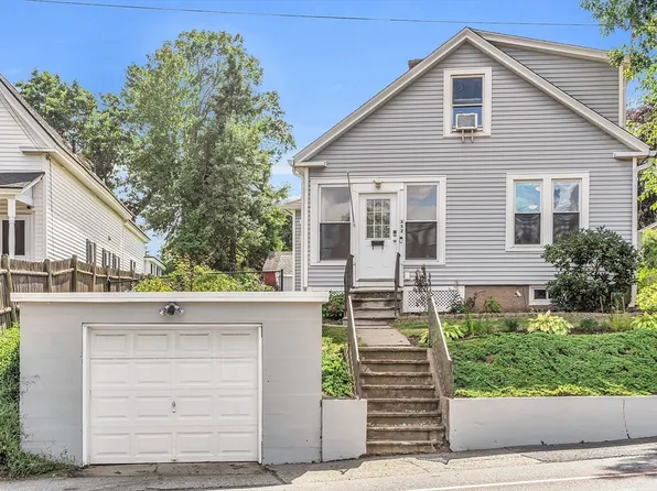 352 Sterling St, Clinton, MA 01510