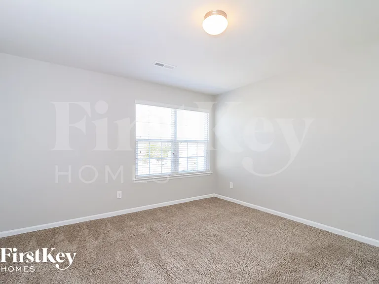 1438 Waverly St — Photo 12