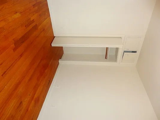 Rented by New York Residence | media 32