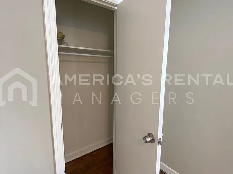 828 Vanderbilt St — Photo 9