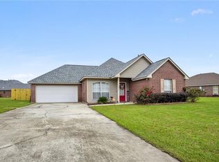 10021 Park Ridge Ave, Denham Springs, LA 70706