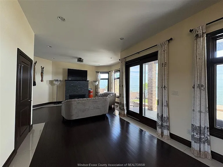 236 Shoreview Ct — Photo 13
