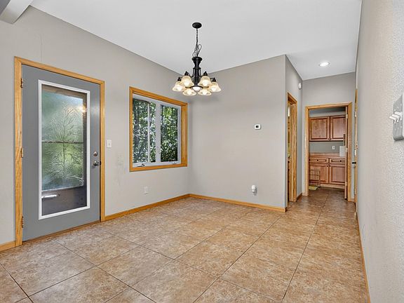 4th image of 112 Bay Rd