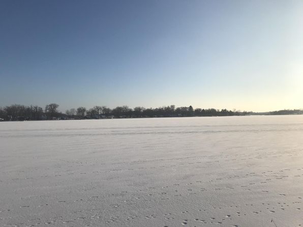 163 Eagle Point Rd, Fox Lake, IL 60020