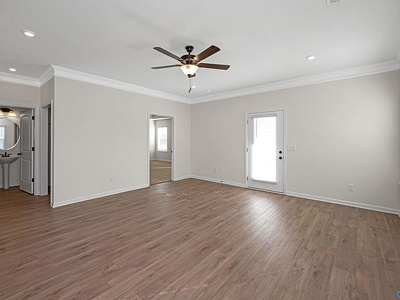 5th image of 218 Fairbrook Dr