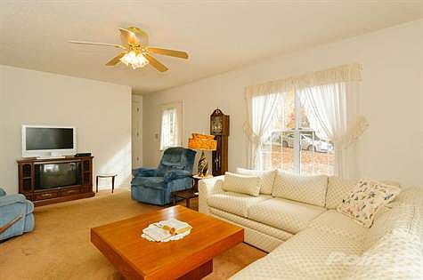 Spacious Living room