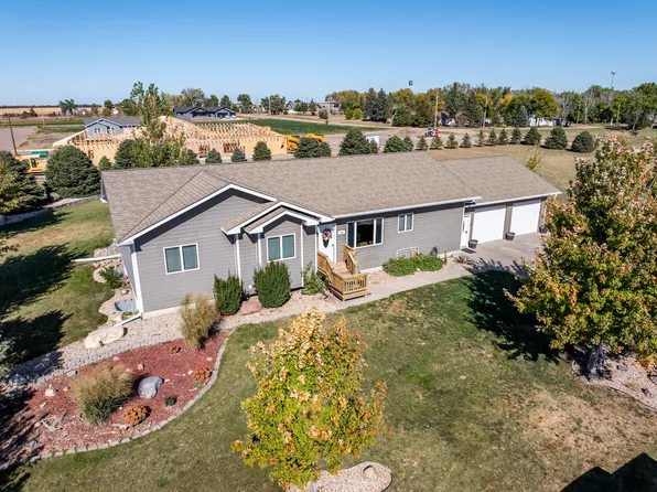 520 W 2nd St, Kimball, SD 57355