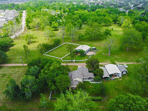 2nd image of 2810 Precinct Line Rd