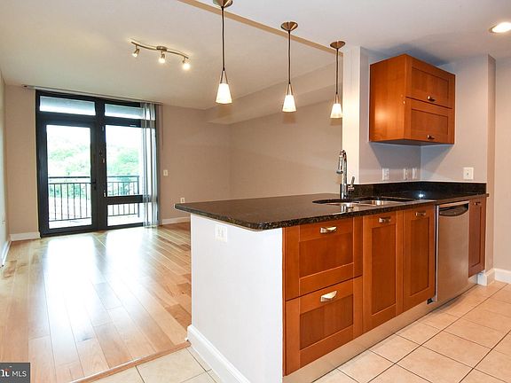2nd image of 2451 Midtown Ave #1116