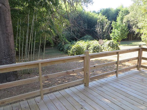 4th image of 90 Golden Pond Dr