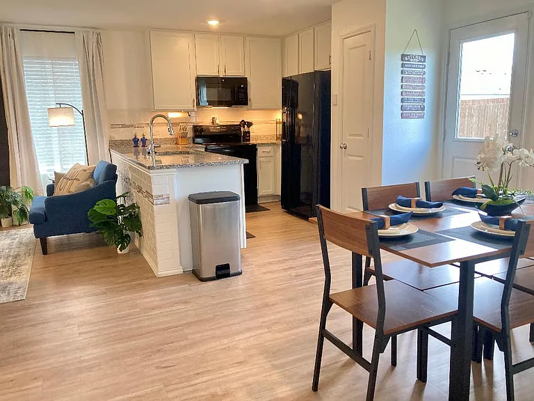 306 Mahogany Ln — Photo 46