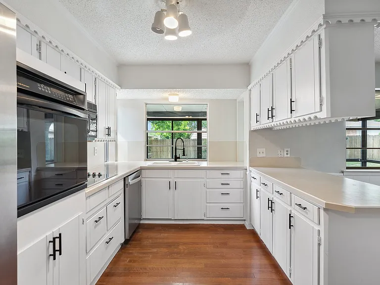 105 Wisteria Ct — Photo 6