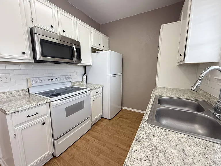 1327 Speight Ave — Photo 7