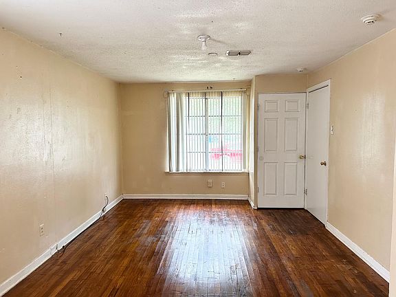 5th image of 522 Pennington Dr