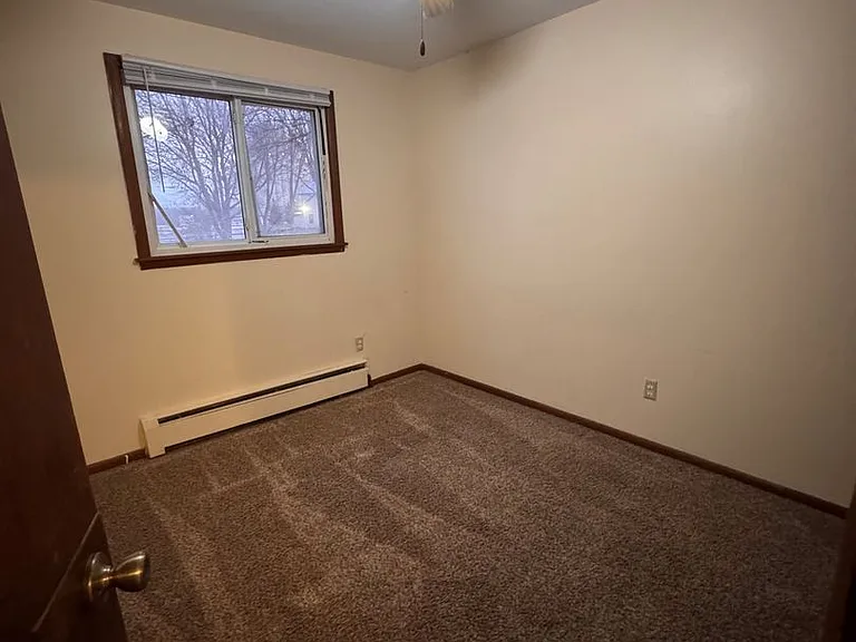 321 Harrison St S — Photo 11