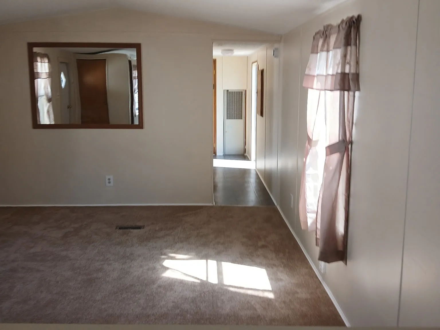 2 bed, 728 sqft, $1,299 — Photo 3