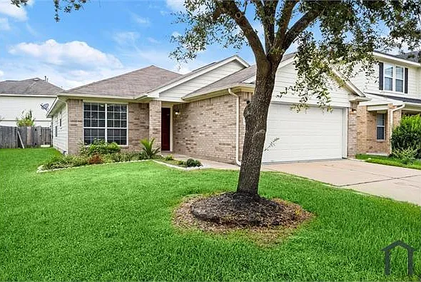 4 bed, 1828 sqft, $2,700 — Photo 2