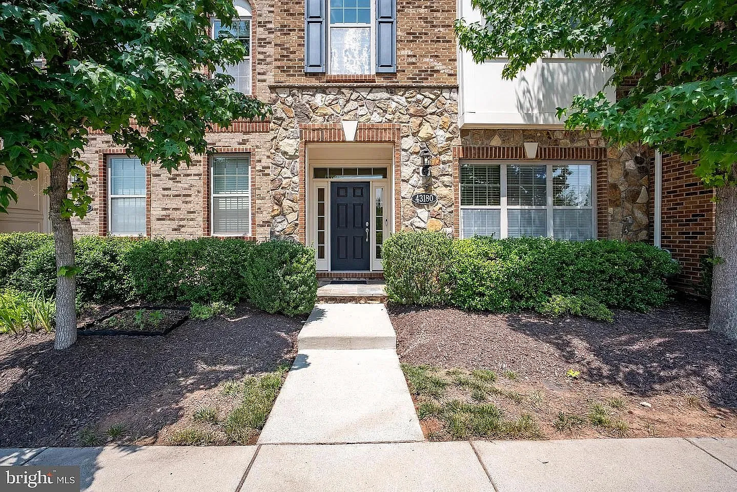 4 bed, 3.5 bath, 2934 sqft, $3,675 — Photo 2