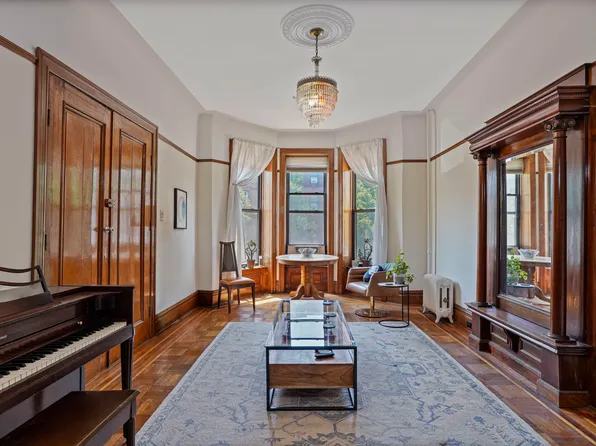 543 9th Street image 1 of 14