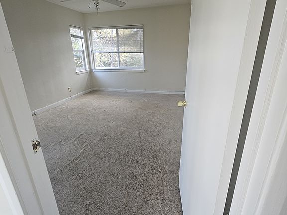 5th image of 383 Waverley St