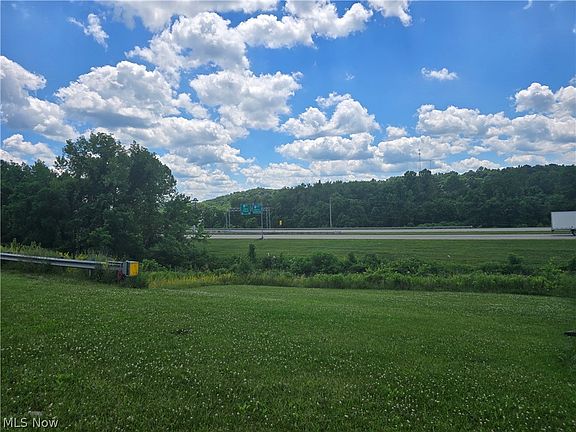 5th image of Hawks Rd