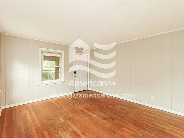 1621962_013_bedroom_13.jpg