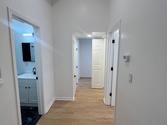5th image of 2824 Montgomery St #R