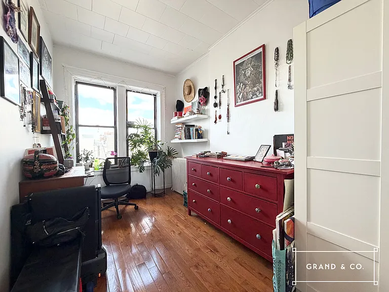 1886 Woodbine St #3 — Photo 6