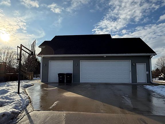 3rd image of 1410 S Prospect St