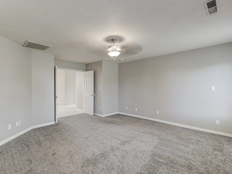 1545 W 5650 N — Photo 14